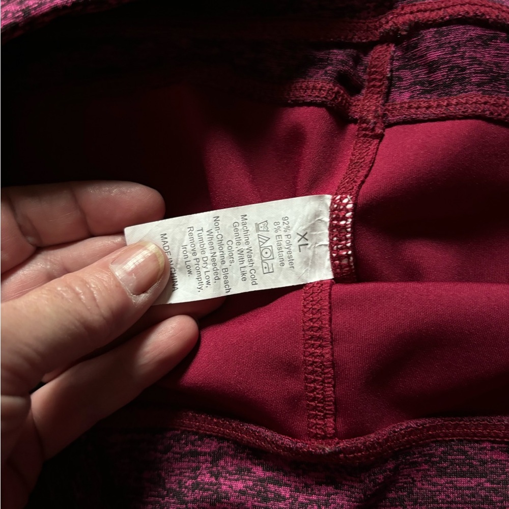 extra large, maroon capris